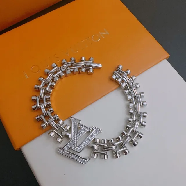 Louis Vuitton LV Chain Bracelet Silver-Tone Pavé Crystal Bracelet 3