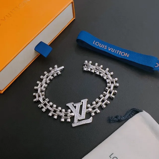 Louis Vuitton LV Chain Bracelet Silver-Tone Pavé Crystal Bracelet 8