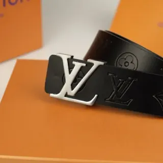 Louis Vuitton LV Initiales काला चांदी मोनोग्राम-एम्बॉस्ड बड़ा बकल चमड़े का बेल्ट