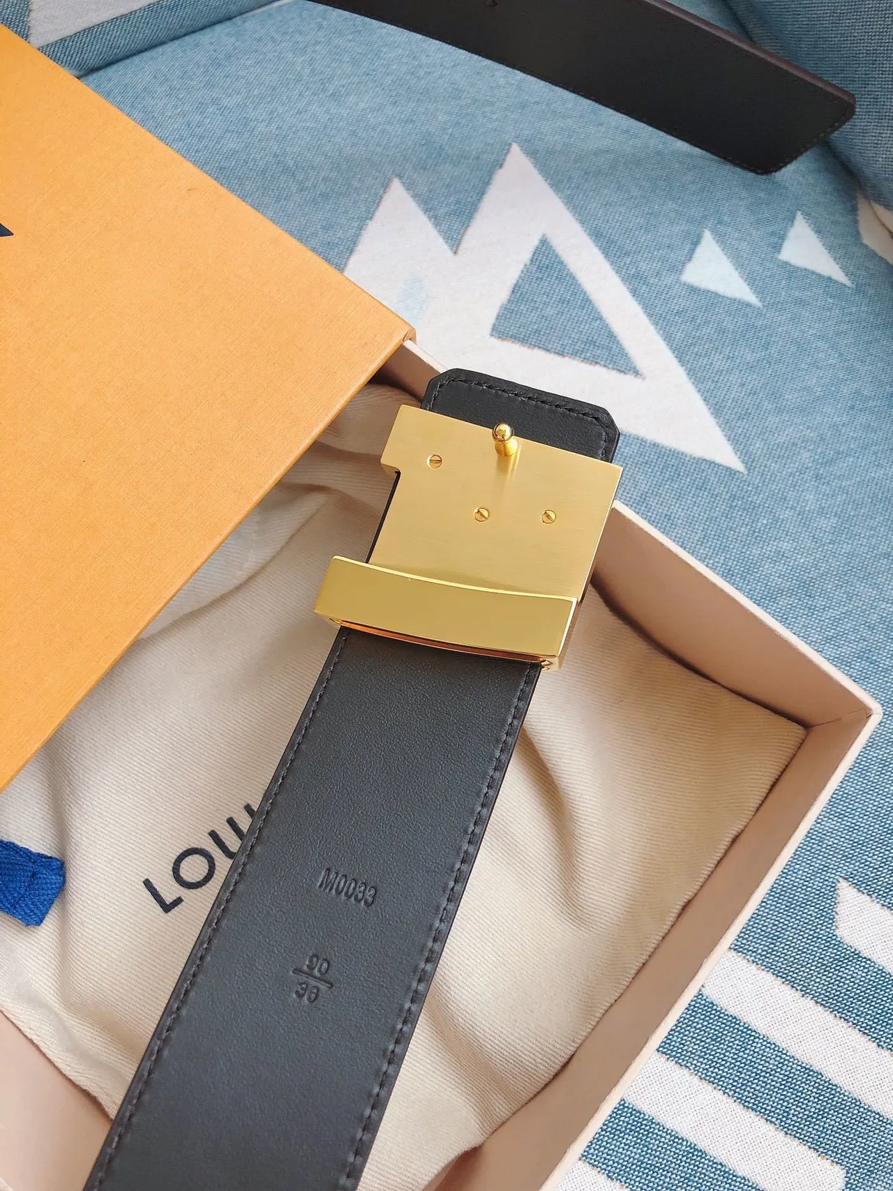 Louis Vuitton LV Initiales Marron Doré Monogramme Embossé Boucle Ceinture en Cuir 7