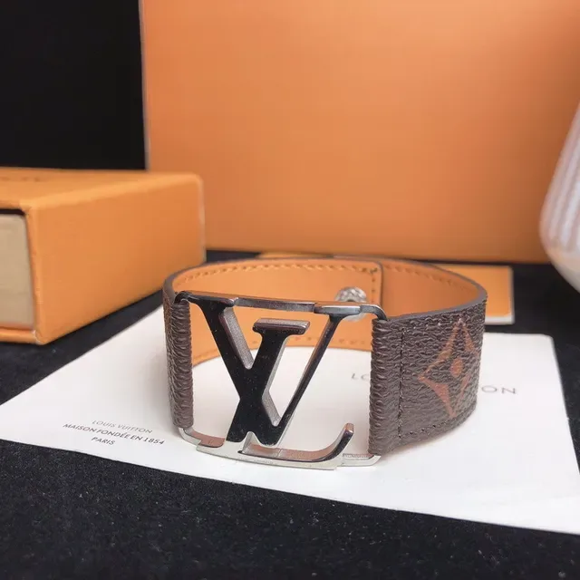 Louis Vuitton LV Initiales Bracelete de couro marrom 6