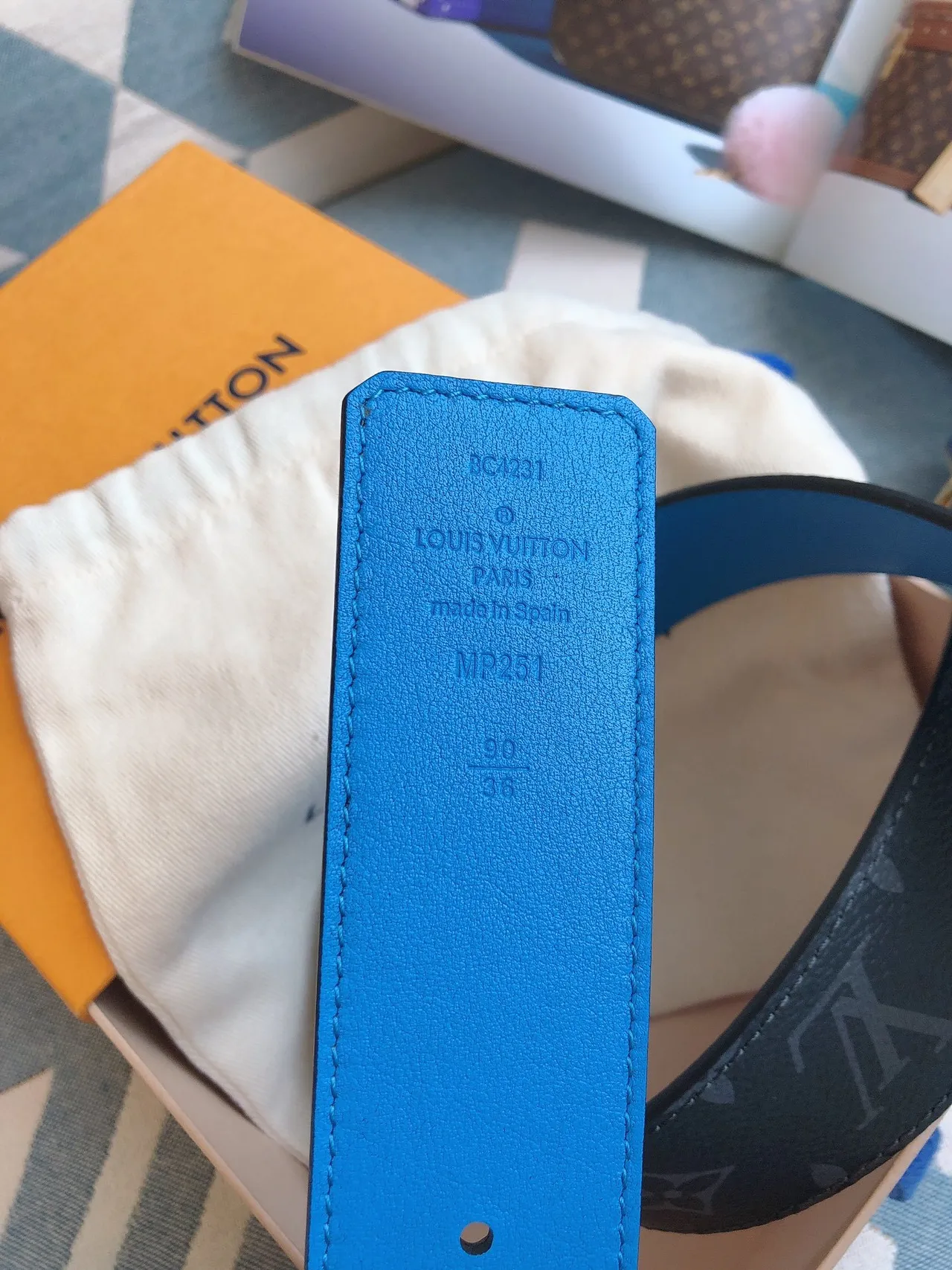 Louis Vuitton LV Initiales 可逆印花粒面皮革腰带 3