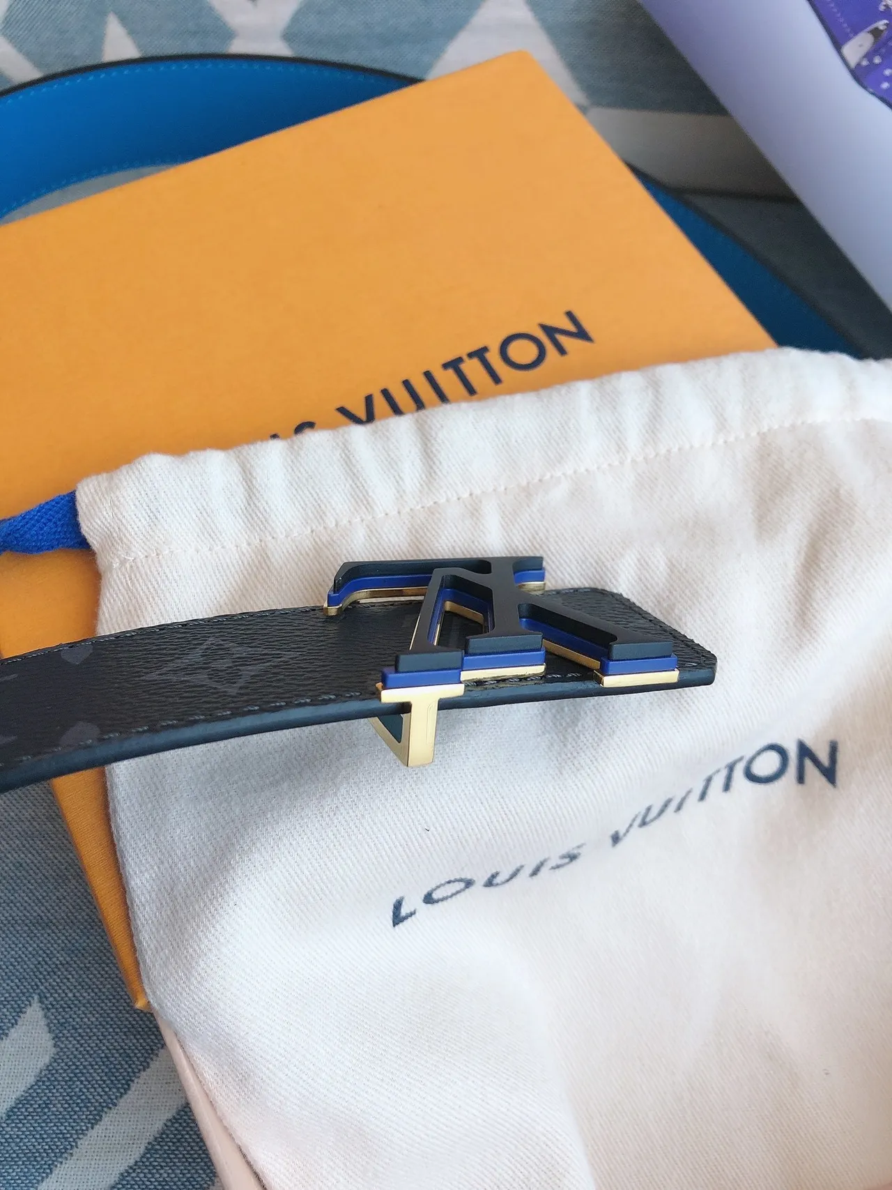 Louis Vuitton LV Initiales 可逆印花粒面皮革腰带 6