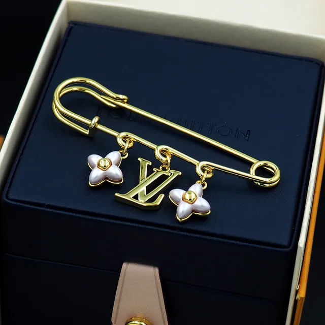Louis Vuitton LV Monogramme Charme Floral Broche Or Rose Épingle de Sécurité Pendante 5