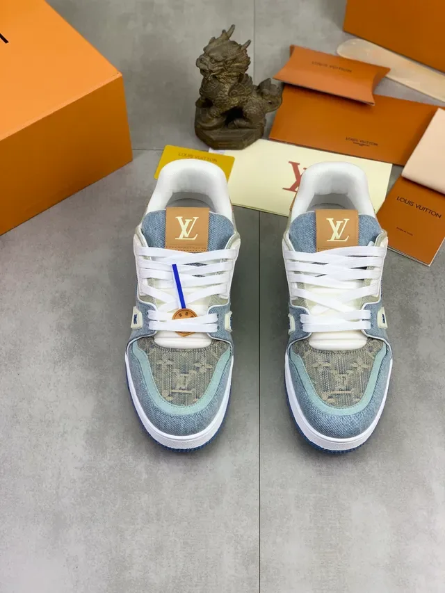 Louis Vuitton LV Trainer বেইজ ব্লু স্তরযুক্ত ডেনিম এবং মনোগ্রাম ক্যানভাস লাইফস্টাইল স্নিকার্স 4