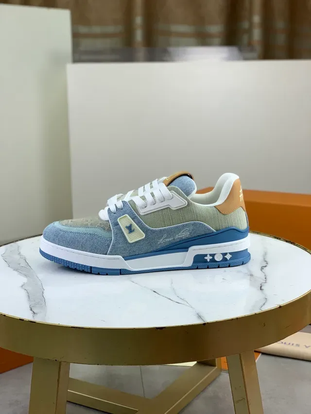 Louis Vuitton LV Trainer বেইজ ব্লু স্তরযুক্ত ডেনিম এবং মনোগ্রাম ক্যানভাস লাইফস্টাইল স্নিকার্স 5