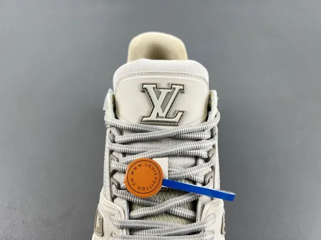 Louis Vuitton LV Trainer Tênis Beige Gray Chunky com sol esculpido e upper de têxtil layered e sintético 6