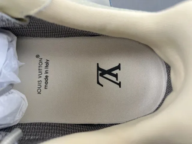 Louis Vuitton LV Trainer Tênis Beige Gray Chunky com sol esculpido e upper de têxtil layered e sintético 7