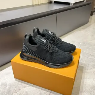 Louis Vuitton LV Trainer Sneakers Lifestyle Negros con Upper de Tejido y Suela Media Esculpida