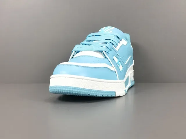 Louis Vuitton LV Trainer Tênis Lifestyle Azul e Branco Camada Couro Superior Detalhe Tirante Assimétrico 16