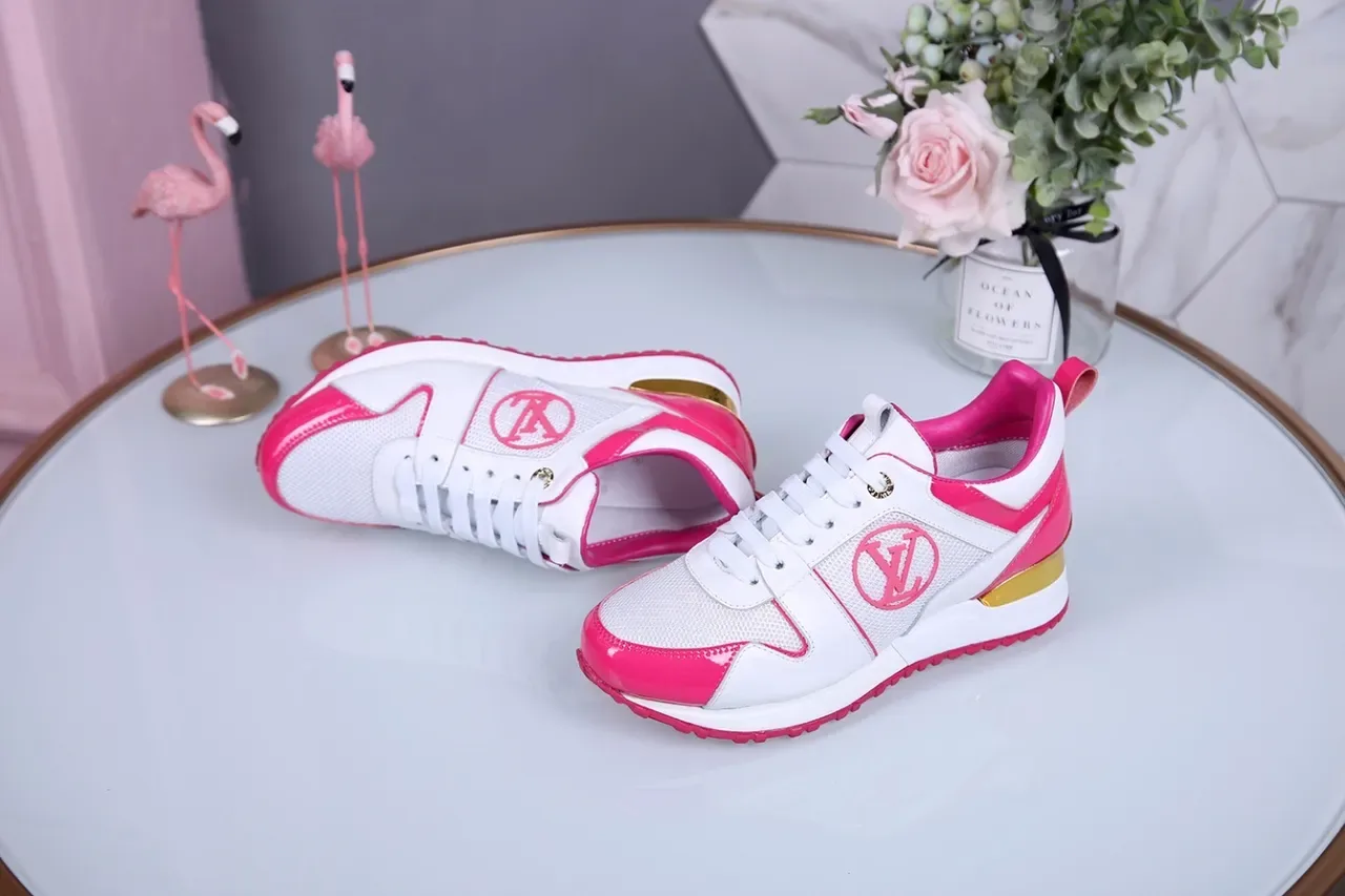 Louis Vuitton LV Trainer Tênis Lifestyle de Couro Verniz Branco e Rosa 3