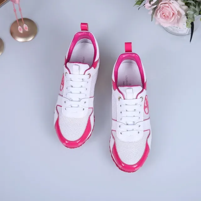 Louis Vuitton LV Trainer Tênis Lifestyle de Couro Verniz Branco e Rosa 4
