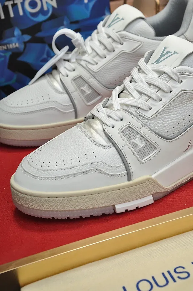 Louis Vuitton LV Trainer White Beige Layered Midsole Script Logo Detail Lifestyle Sneakers 3