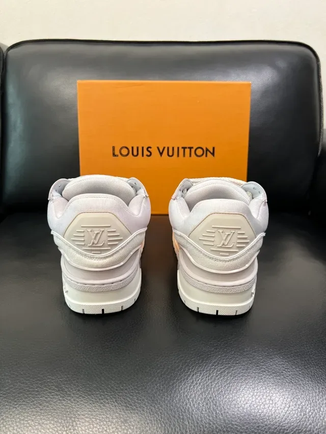 लुई विट्टन LV Trainer सफेद भूरा मोनोग्राम कैनवास अपर लेयर्ड चंकी सोल लाइफस्टाइल स्नीकर 3