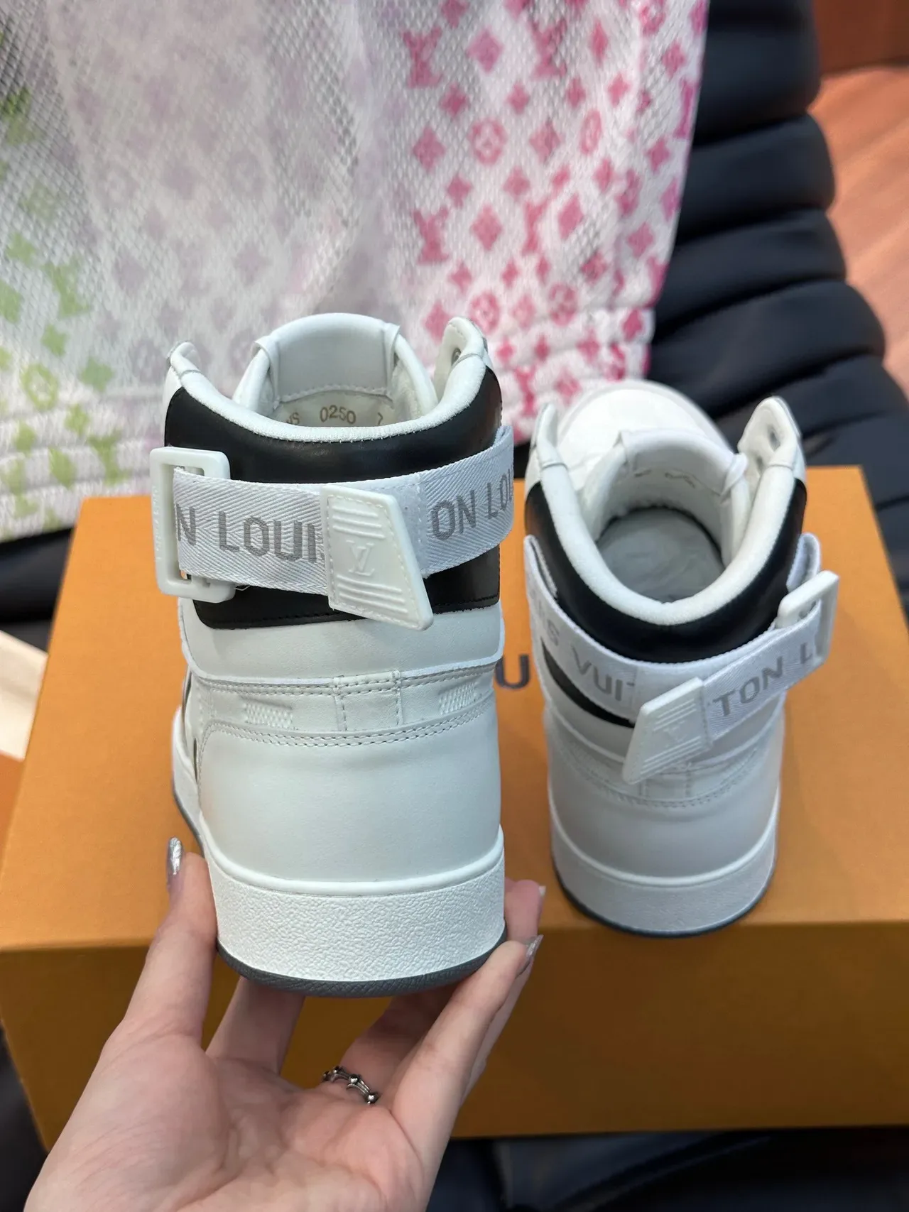 Louis Vuitton LV Trainer Blanc Noir Haut Damier Check Pattern Chaussures Lifestyle 5