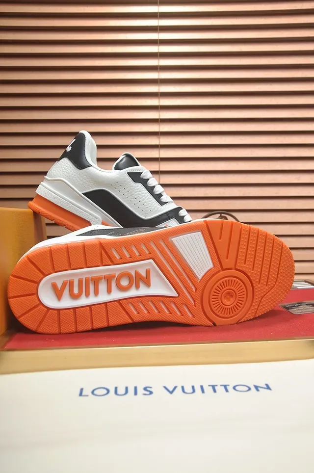Louis Vuitton LV Trainer Blanc et Noir Low-Top Matériau Mixte Sneakers Lifestyle 3