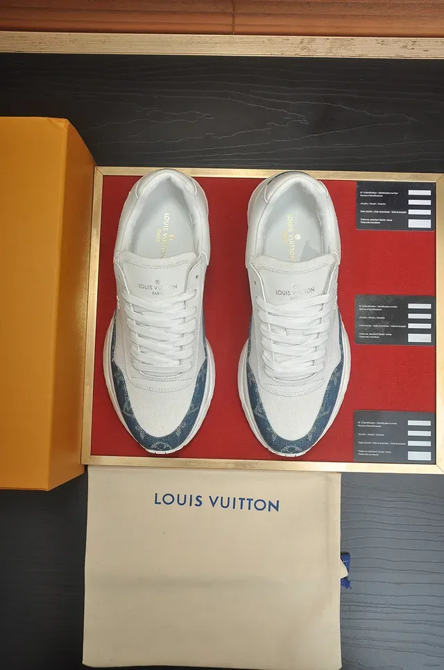 Louis Vuitton LV Trainer Branco e Azul Monogram Painéis de Denim Solado Esculpido Lifestyle Sneakers 5