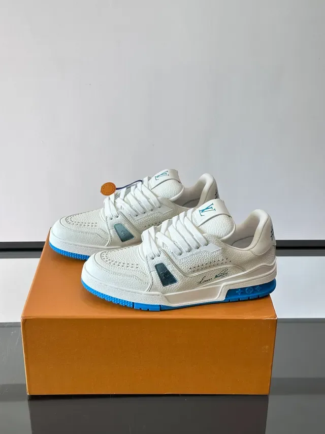 لويس فيتون LV Trainer أبيض أزرق جلد هيكلي تفاصيل مثقوبة سنيكرز لايف ستايل 5