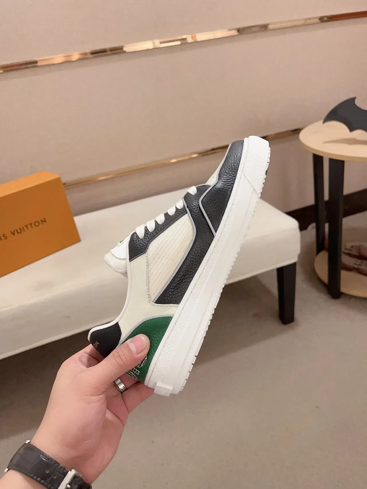 Louis Vuitton LV Trainer Tênis Lifestyle Branco Verde Camada de Couro e Tecido Superior Perfurado na Ponta 5