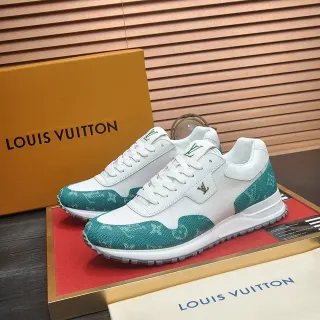 Louis Vuitton LV Trainer Branco Verde Material Misto Superior Monograma Empreinte Couro Acentos Estilo de Vida Tênis