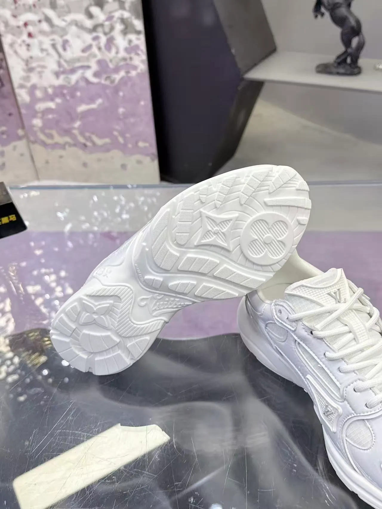 Louis Vuitton LV Trainer أبيض ظلال طبقات تركيبية تراكبات حذاء رياضي سميك 2