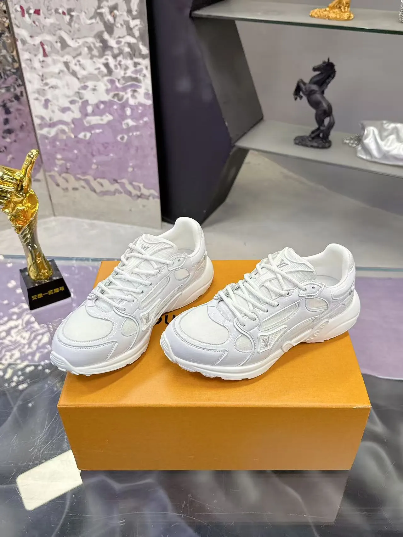 Louis Vuitton LV Trainer أبيض ظلال طبقات تركيبية تراكبات حذاء رياضي سميك 5