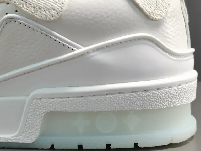 路易威登 LV Trainer 白色透明 Monogrammed 纺织鞋面 层叠皮革覆盖 生活方式运动鞋 9