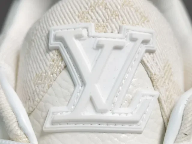 路易威登 LV Trainer 白色透明 Monogrammed 纺织鞋面 层叠皮革覆盖 生活方式运动鞋 10