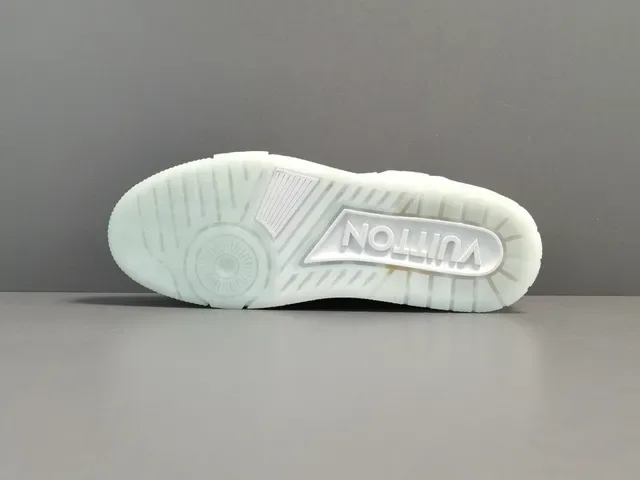 路易威登 LV Trainer 白色透明 Monogrammed 纺织鞋面 层叠皮革覆盖 生活方式运动鞋 16