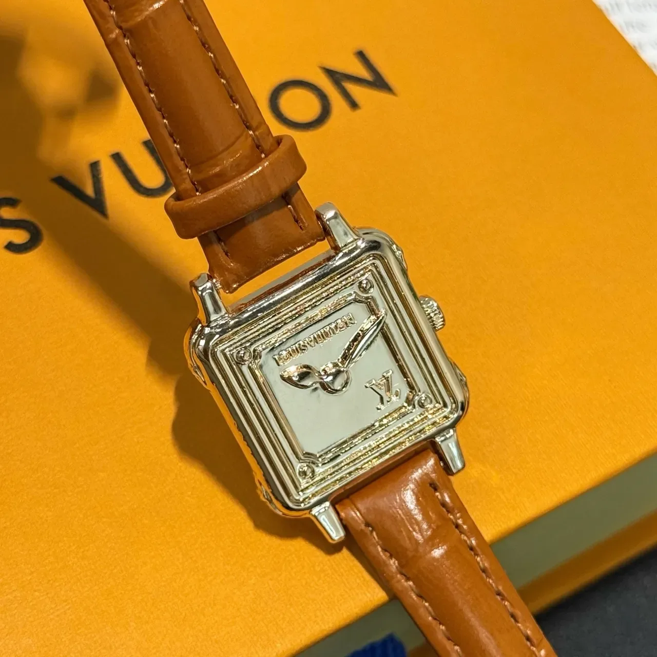 Louis Vuitton Miniature Watch Keychain Tan Leather Gold-Tone Jewelry 7
