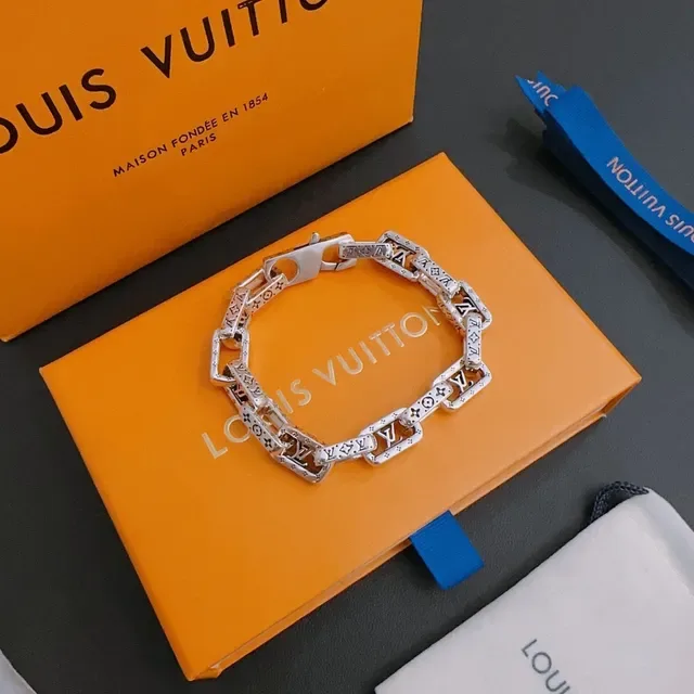 Louis Vuitton Monogram Chain Bracelet Silver-Tone Bracelet 5