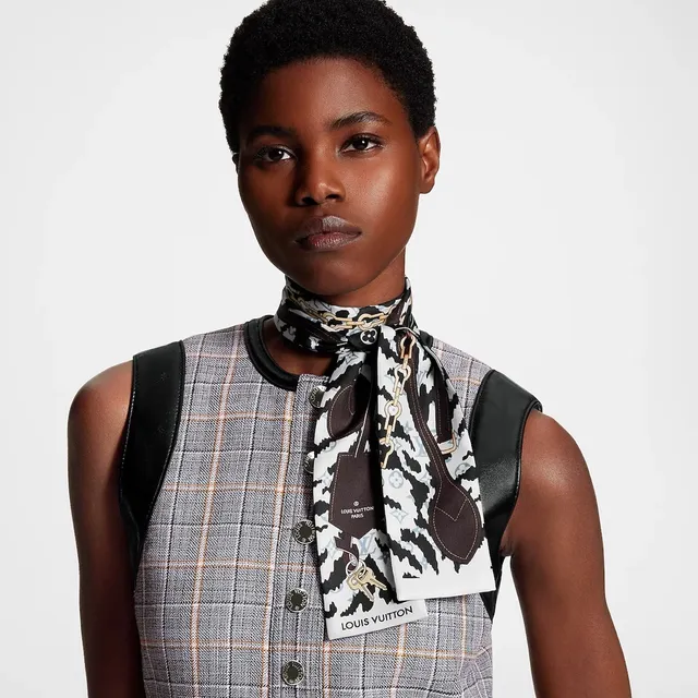 Louis Vuitton Lenço de Seda com Impressão Monogram Corrente Chave 3