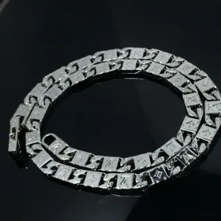 Louis Vuitton Colar Corrente Monogram Prateado