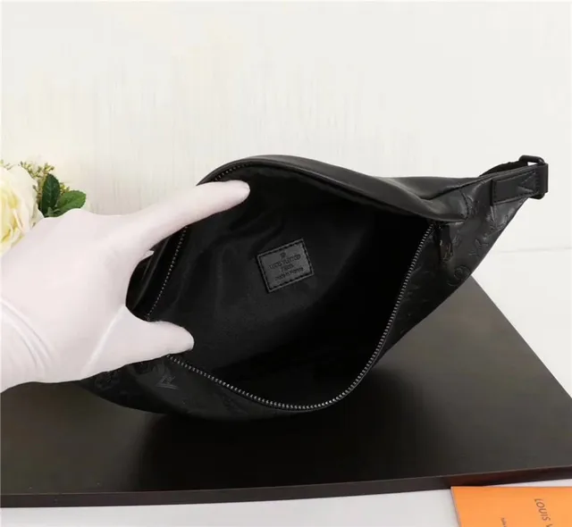 Louis Vuitton Monogram embossado preto saco de cintura de moda 3