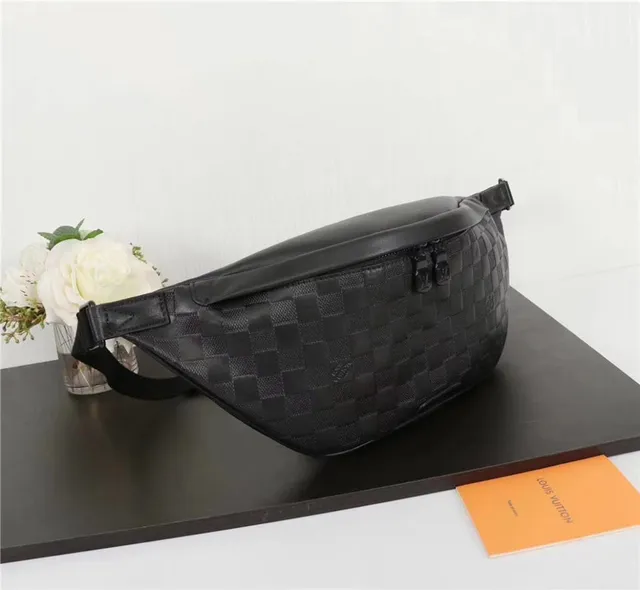 Louis Vuitton Monogram embossado preto saco de cintura de moda 4