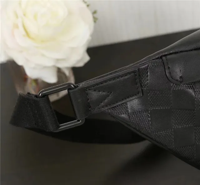 Louis Vuitton Monogram embossado preto saco de cintura de moda 6