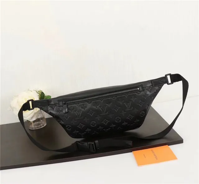 Louis Vuitton Monogram embossado preto saco de cintura de moda 16