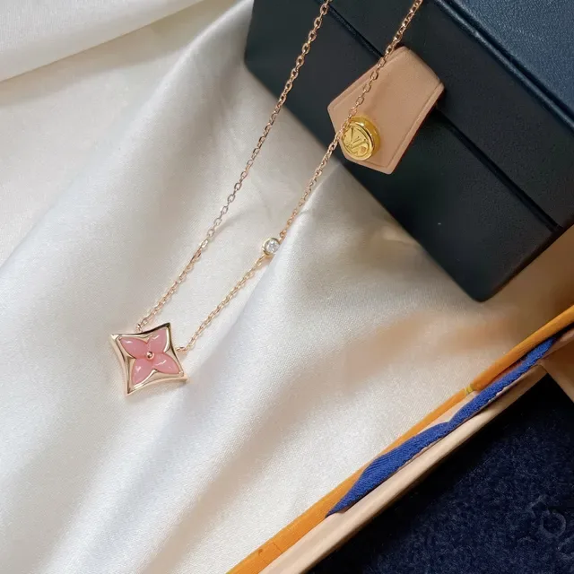 Louis Vuitton Monogram Flower and Lock 粉金玫瑰链 珐琅坠子 项链 9