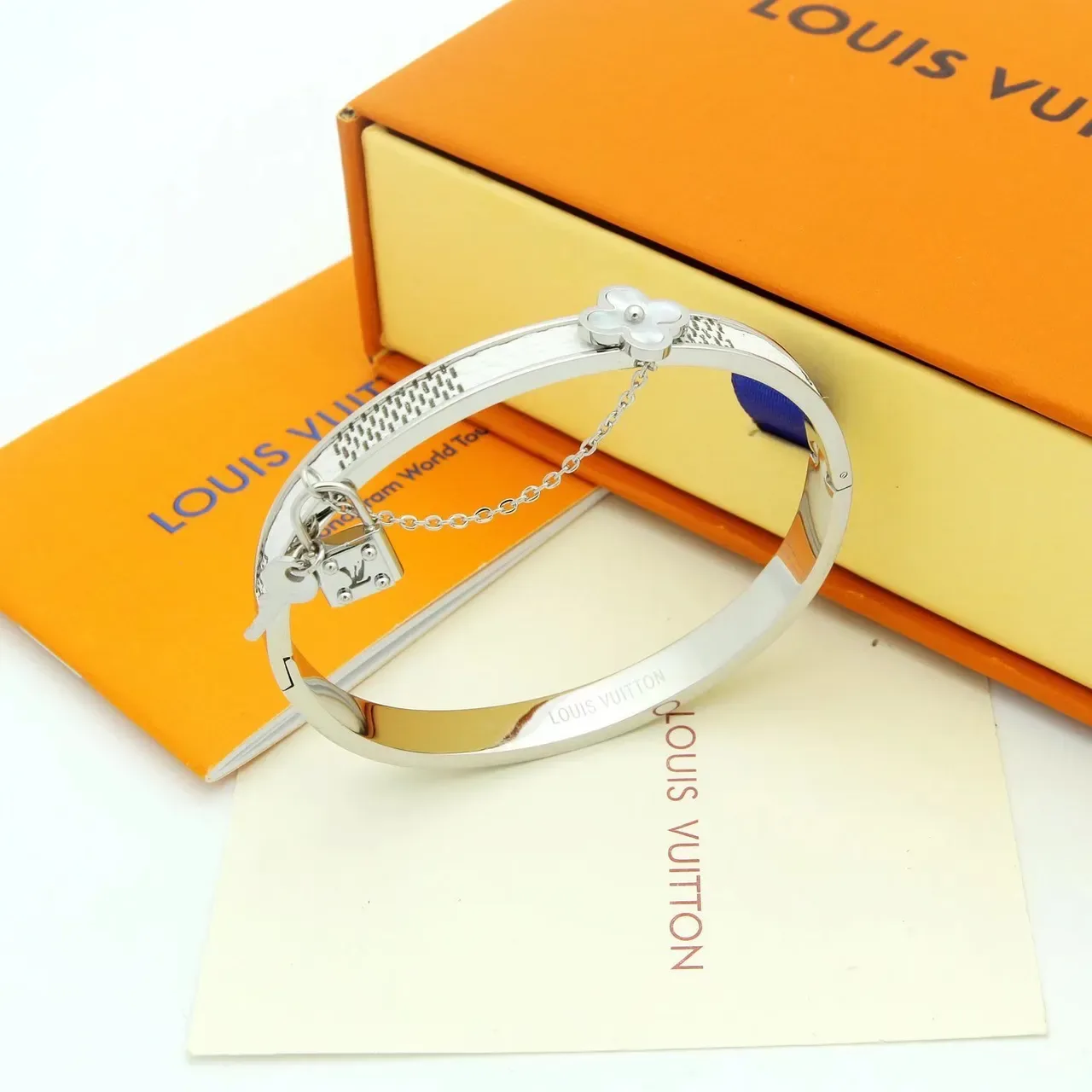 Bracelet Louis Vuitton Monogram Flower Bangle Or Brun Rigide Articulé Quatre Pétales Motif Floral 4