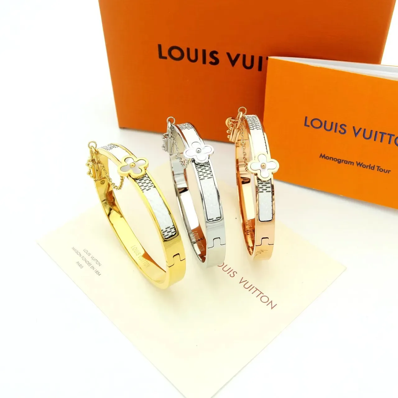 Bracelet Louis Vuitton Monogram Flower Bangle Or Brun Rigide Articulé Quatre Pétales Motif Floral 6