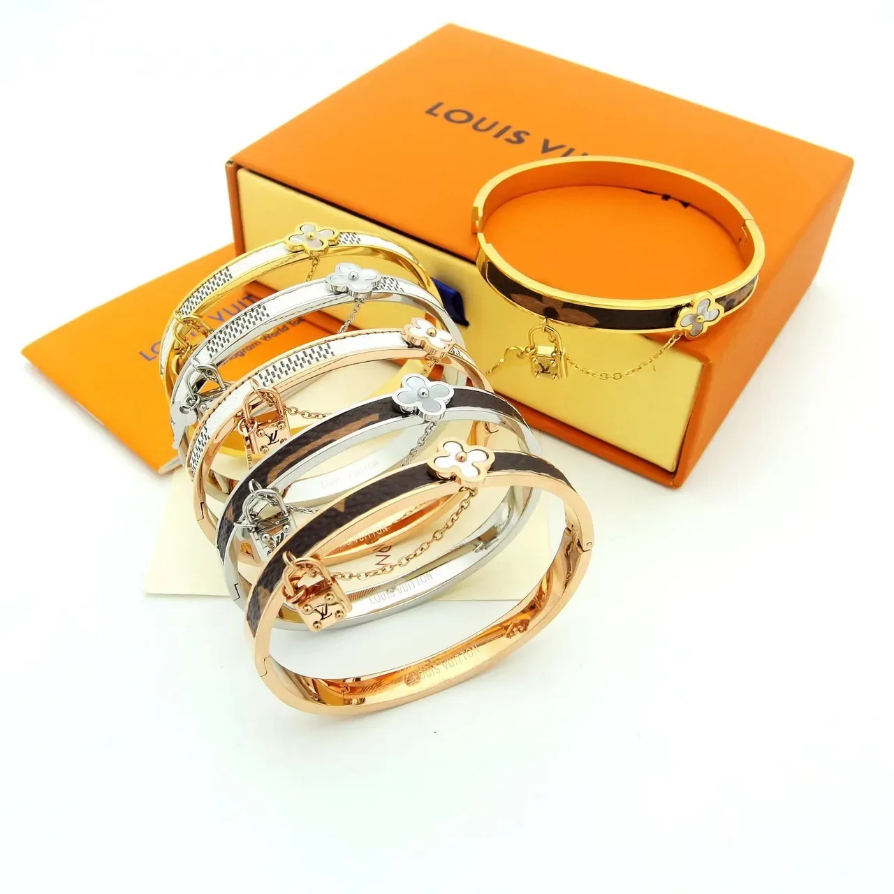 Bracelet Louis Vuitton Monogram Flower Bangle Or Brun Rigide Articulé Quatre Pétales Motif Floral 8