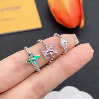 Louis Vuitton Monogram फूल मोती चेन अंगूठियाँ