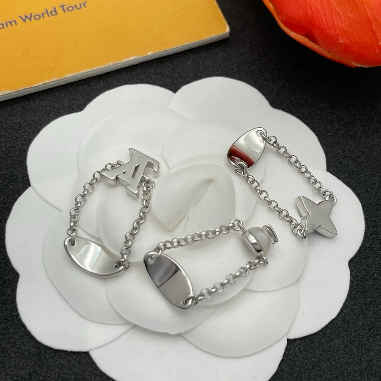 Louis Vuitton Monogram Flower Pearl Chain Rings 3