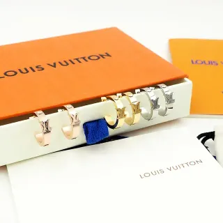 Louis Vuitton Monogram أقراط حلقية ذهبية فضية معدنية