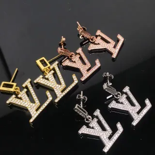 أقراط Louis Vuitton Monogram Pavé Crystal Drop