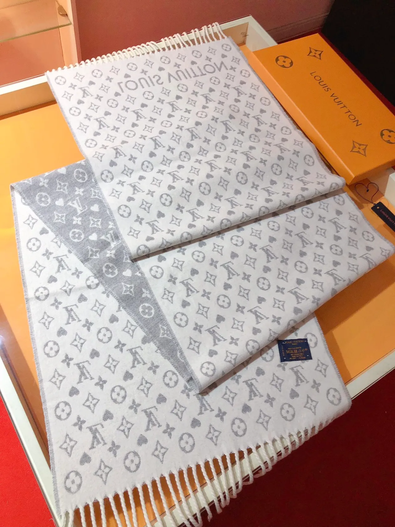 Louis Vuitton Monogram Print Bufanda de Cachemira reversible 7