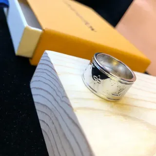 路易威登 Monogram 银色 抛光金属 戒指