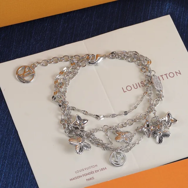 Louis Vuitton Monogram World Tour 多链银色调项链 4