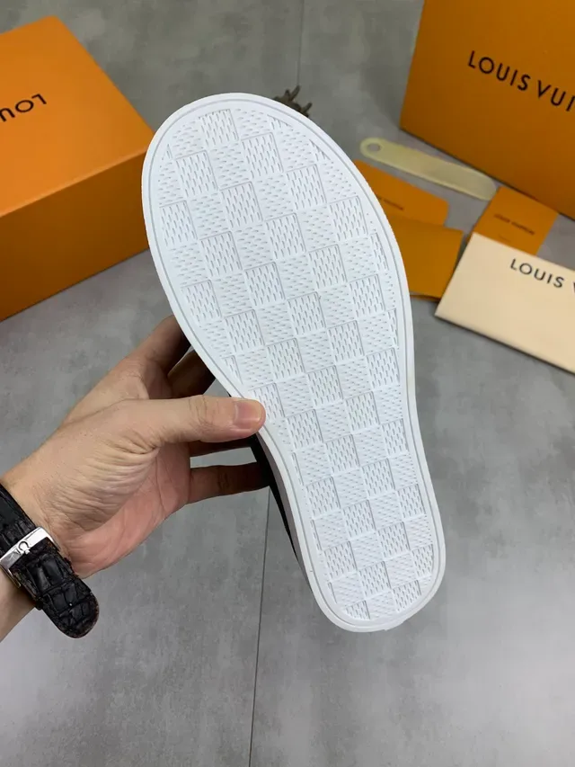Louis Vuitton Sneaker Lifestyle Teal Quilted 2