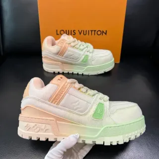 Louis Vuitton Run Away zapatillas lifestyle monograma canvas